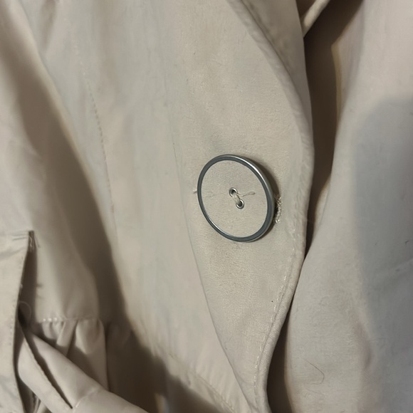 Cream Ruffle Jacket - Picture 4 of 10